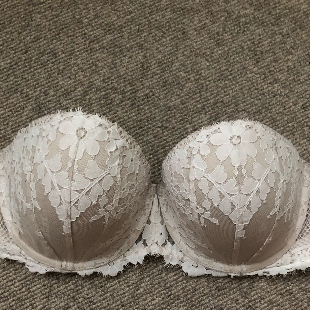 Like New Victoria's Secret Lace Strapless Bra